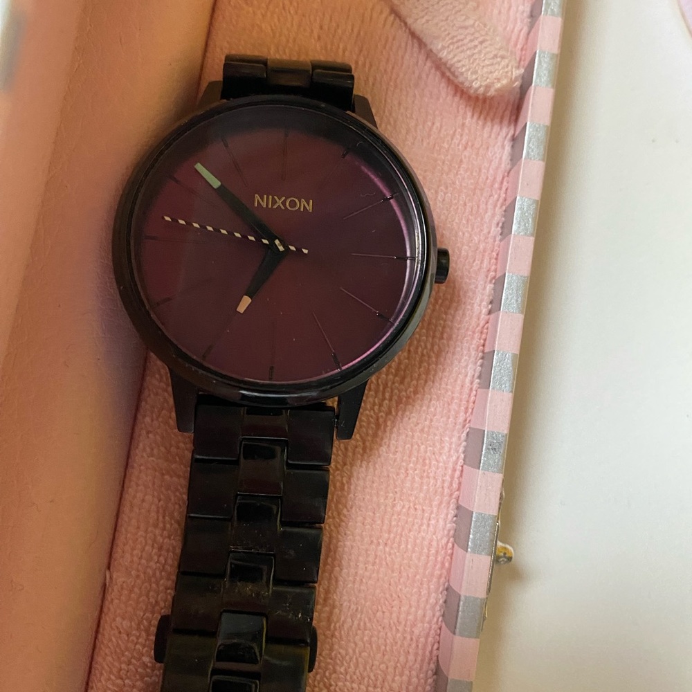 Nixon women’s watch “ pink “ face - Picture 4 of 7